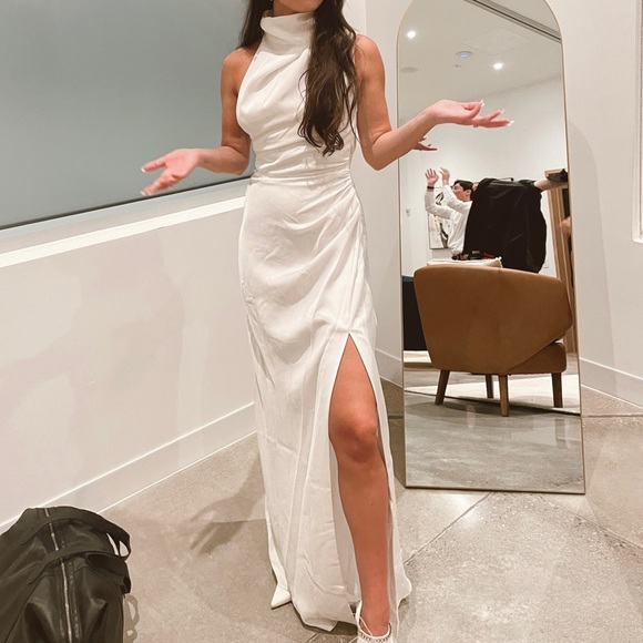 IVORY COSTANTINA SATIN GOWN - Picture 5 of 5